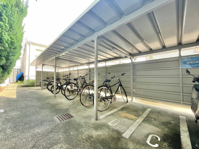 リアライズ塩釜口 駐車場
