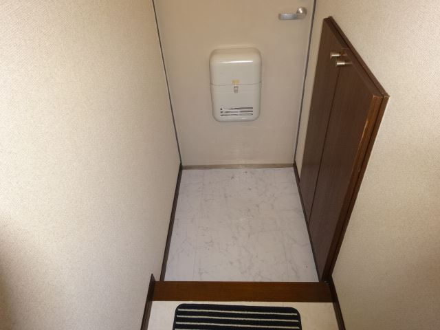 シャトレー中平 玄関
