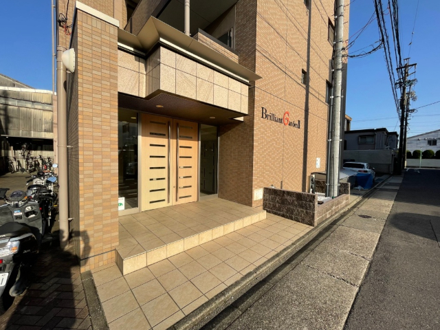 ブリリアントガーデンⅡ エントランス