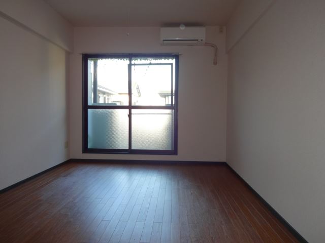 メゾン・ド・ポプラ 広々としたお部屋です