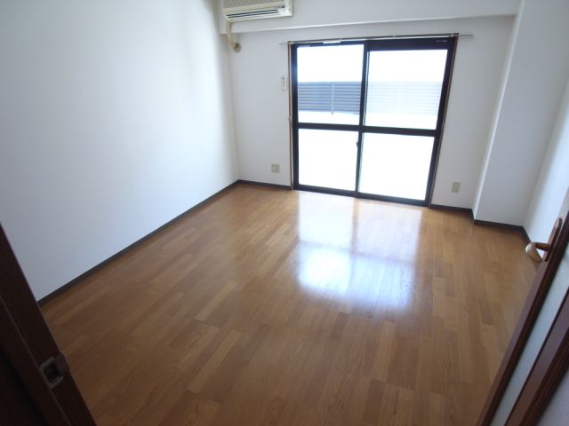 長谷川１２番館 リビング