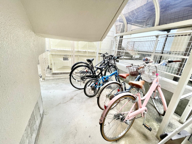 ロイヤル塩釜 駐車場