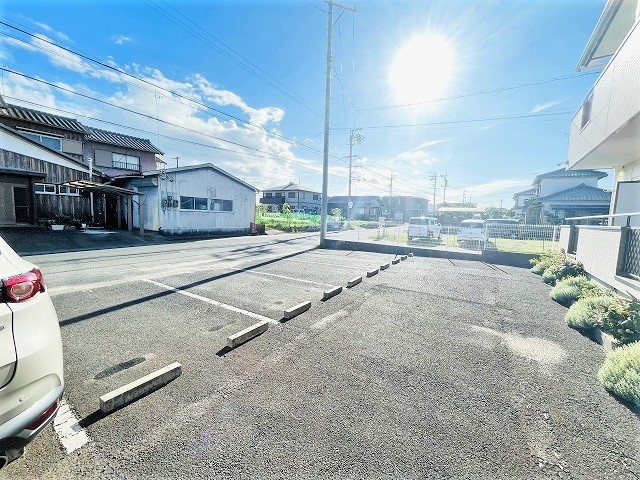 シェモア浜崎Ａ 駐車場