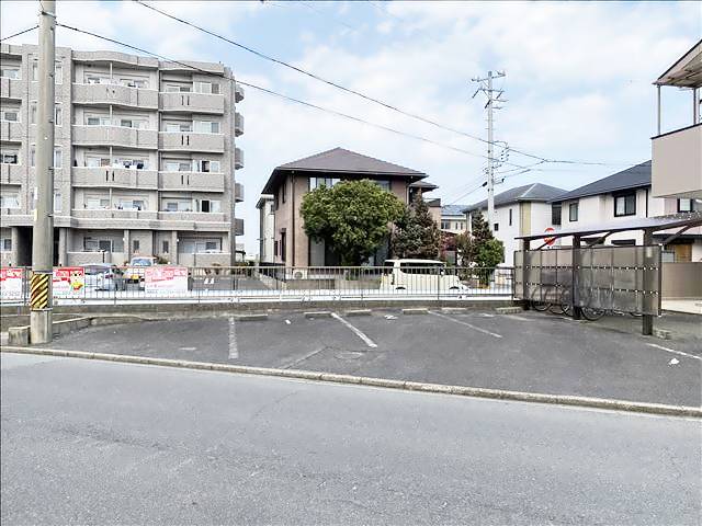 エグゼ杉谷 駐車場