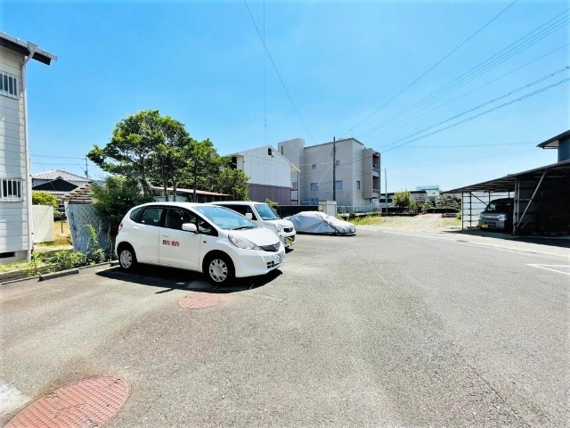 トップパレス 駐車場