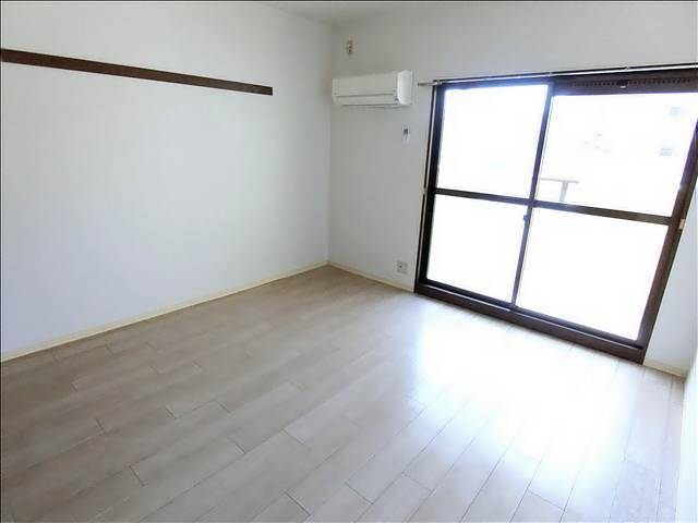 サンライズ高間 オシャレなアクセントクロスのお部屋