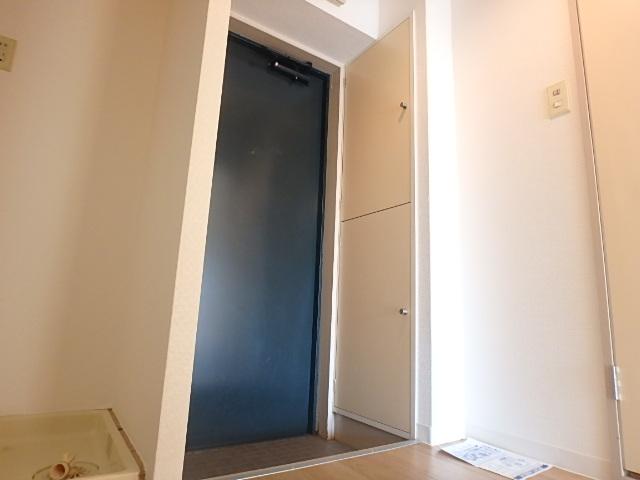 エクセレンス山中 玄関