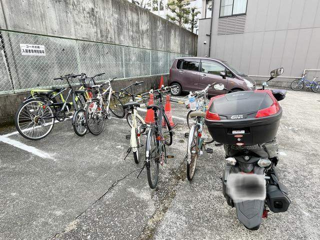 コーポ大橋 駐車場