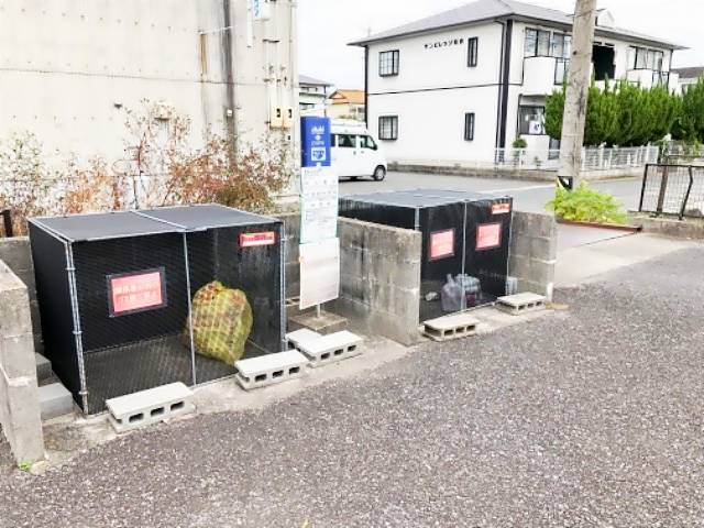 エスポワール雅 敷地内　ゴミ出しスペースです