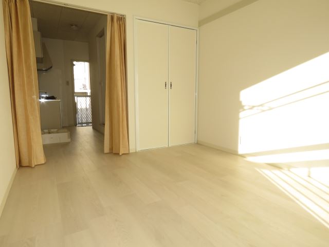 ヴォーヌング東山 リビング