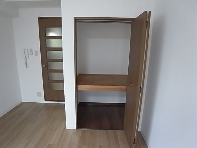 岡地レジデンス笹島 収納