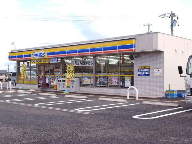ファーストメゾン江戸橋 ミニストップ津県総合文化センター前店