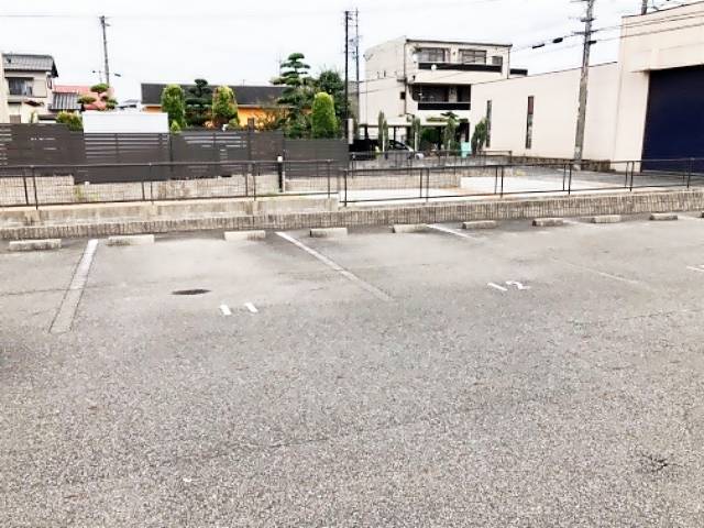 ル　パフェ　ド　ペルル 駐車場