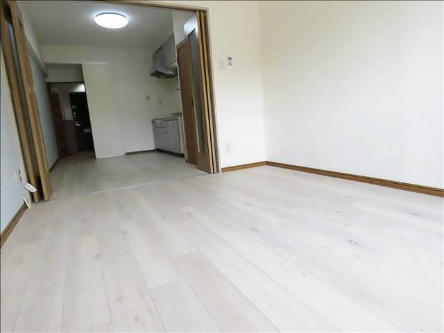 グロリアス本山 リビング