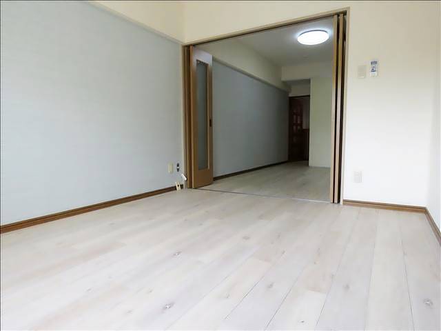 グロリアス本山 リビング