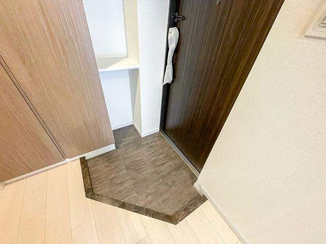 ラグゼナ上前津 玄関