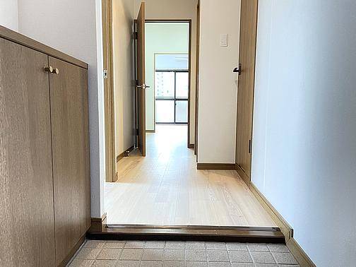 サンモール菊井 玄関