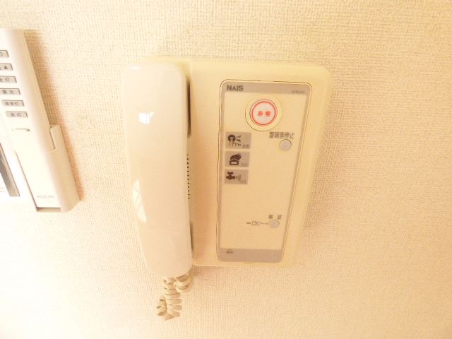 グランドール栄生 オートロック付きのマンションです。