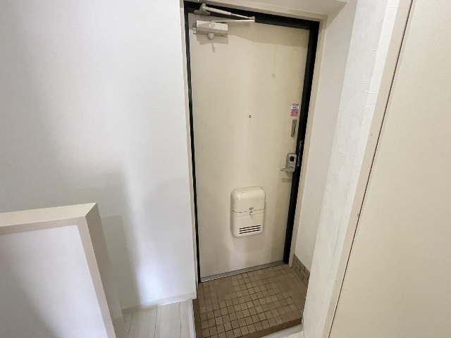 ワンライフ原 玄関