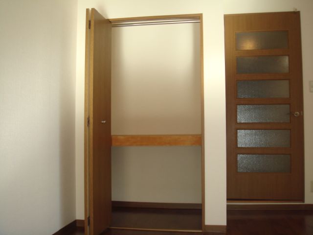 岡地レジデンス笹島 収納
