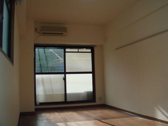 岡地レジデンス笹島 居室