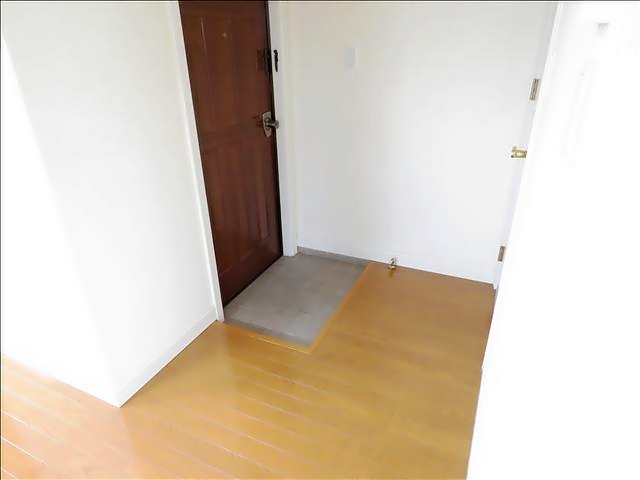 マヨザーマク 玄関