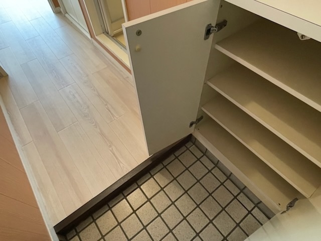 ＣＯＳＩビル 玄関