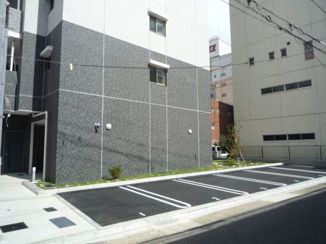 丸東レジデンス大須 駐車場