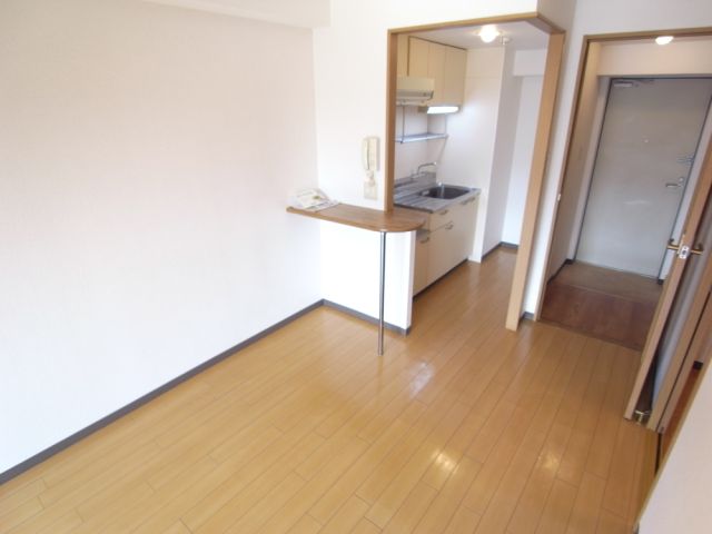 ヤマトマンション大須Ⅴ 小さなテーブルがあります