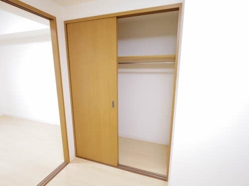 グランドール栄生 収納