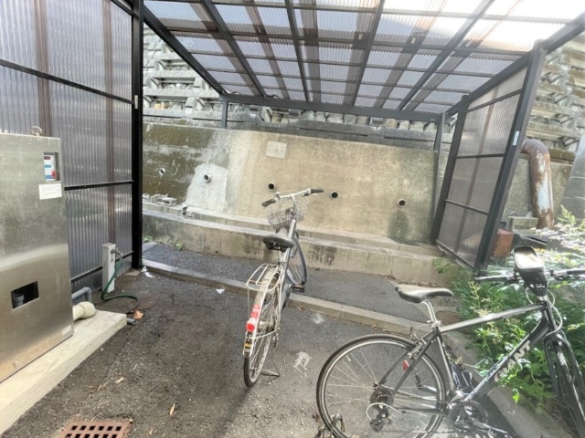 ヤゴトハウス 駐輪場