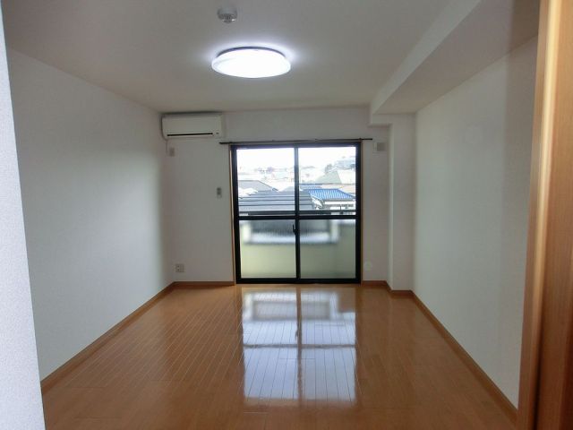 本州東海ビル 居室です