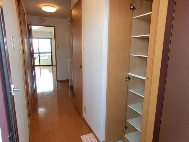 本州東海ビル 玄関