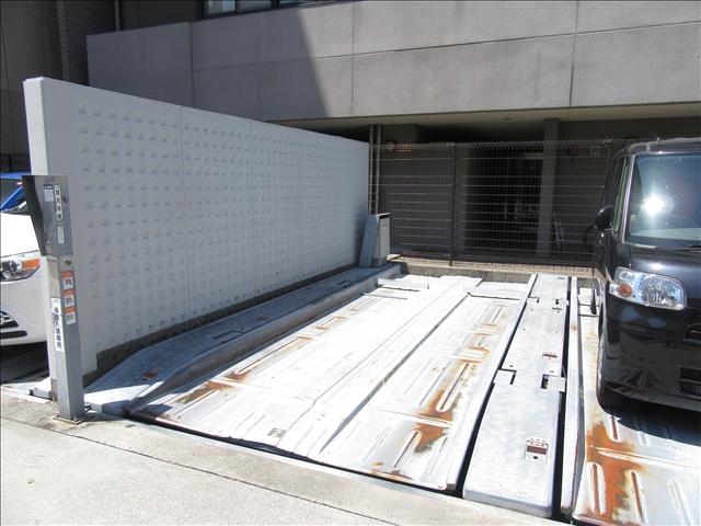 ロイヤルシーズ 駐車場