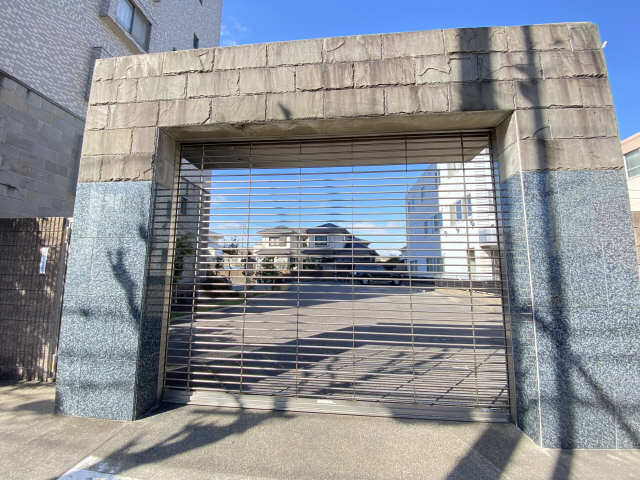 OSMANTHUS FRAGRANS 駐車場