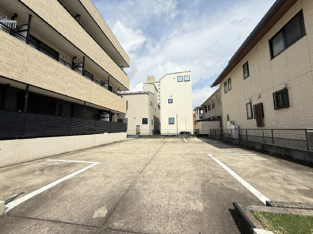 エトワール八事 駐車場