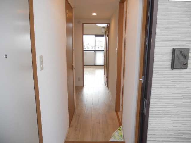 葵ハイツ 玄関