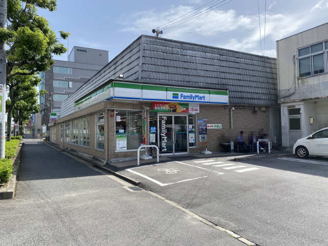 フォーブル竜美ヶ丘 【コンビニエンスストア】ファミリーマート　岡崎竜美台二丁目店まで257ｍ