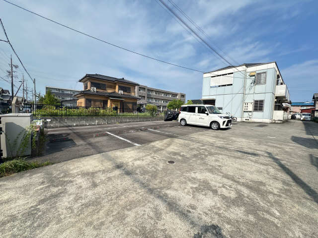 サン・バニアン 駐車場