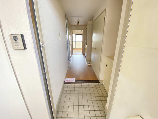 エクセルフジタ 玄関