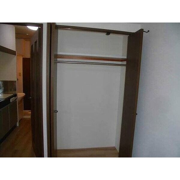 ベレーサ本山 クロゼット　※同タイプのお部屋の写真です