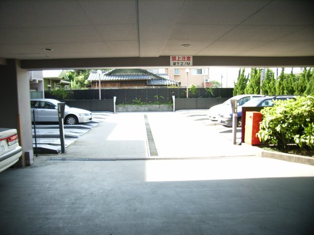 ベレーサ本山 駐車場