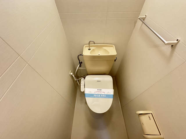 アヴェニューコート栗真Ｂ棟 トイレ
