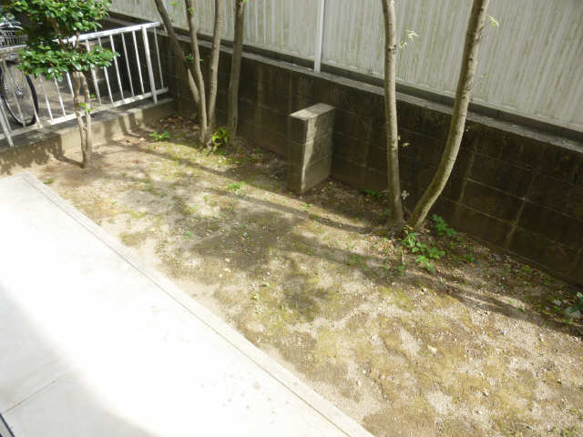 ラフォーレ前山 庭
