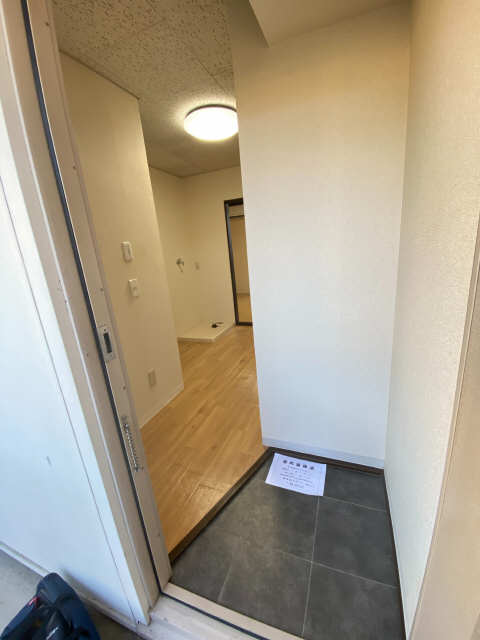 メゾン栗林 玄関