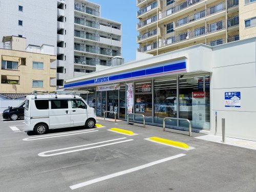 シングルハイツ新栄 【コンビニエンスストア】ローソン 中区新栄三丁目店まで270ｍ