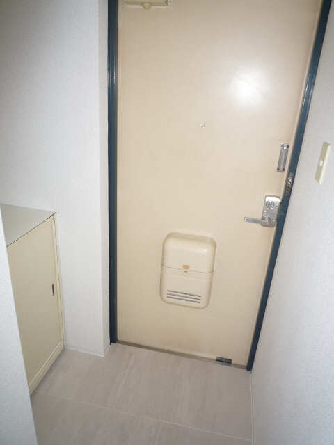 シャルマン千種 玄関