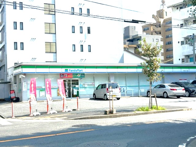 シャルマン千種 【コンビニエンスストア】ファミリーマート 千種今池一丁目店まで475ｍ