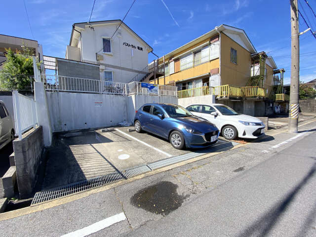 パストラル竜美 駐車場