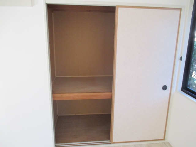 クリスタルビレッジＤ棟 収納